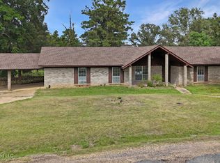 2450 S Pine Lea Dr, Jackson, MS 39209