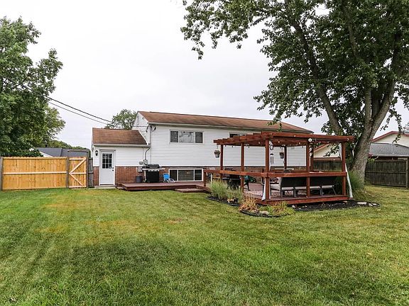 2nd image of 701 Bennert Dr