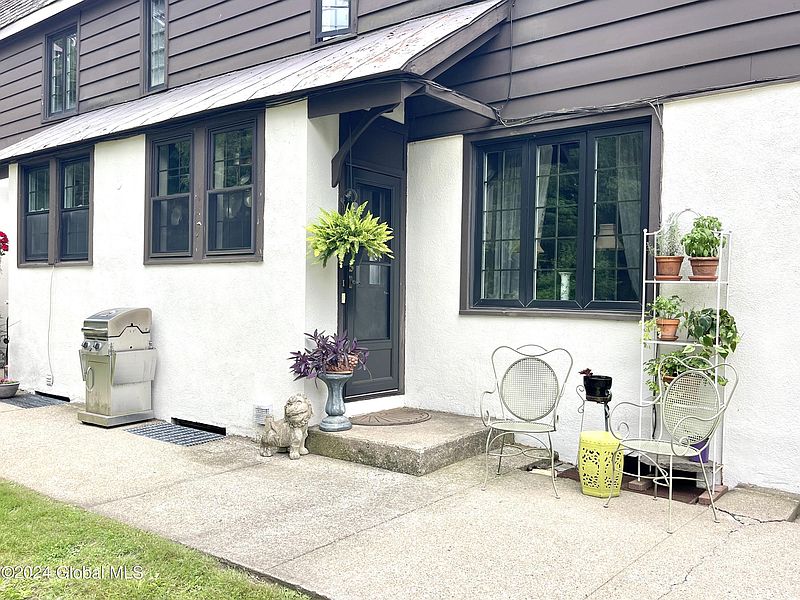 4th image of 41 Horicon Avenue APT I