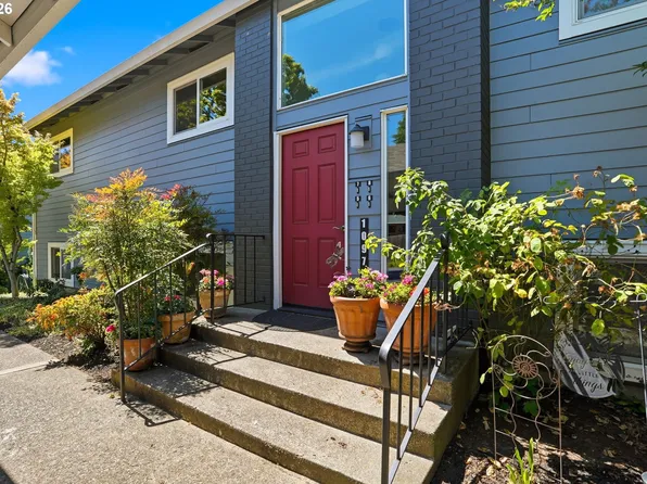 10970 SW Meadowbrook Dr, Portland, OR 97224