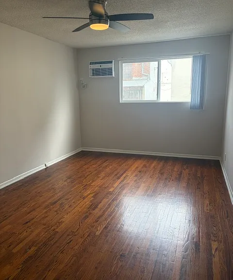 1049 N Genesee Ave #2 — Photo 7