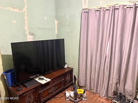 2nd image of 811 Saint Johns Ave