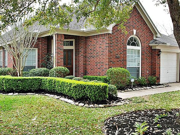 3rd image of 2814 Five Oaks Dr