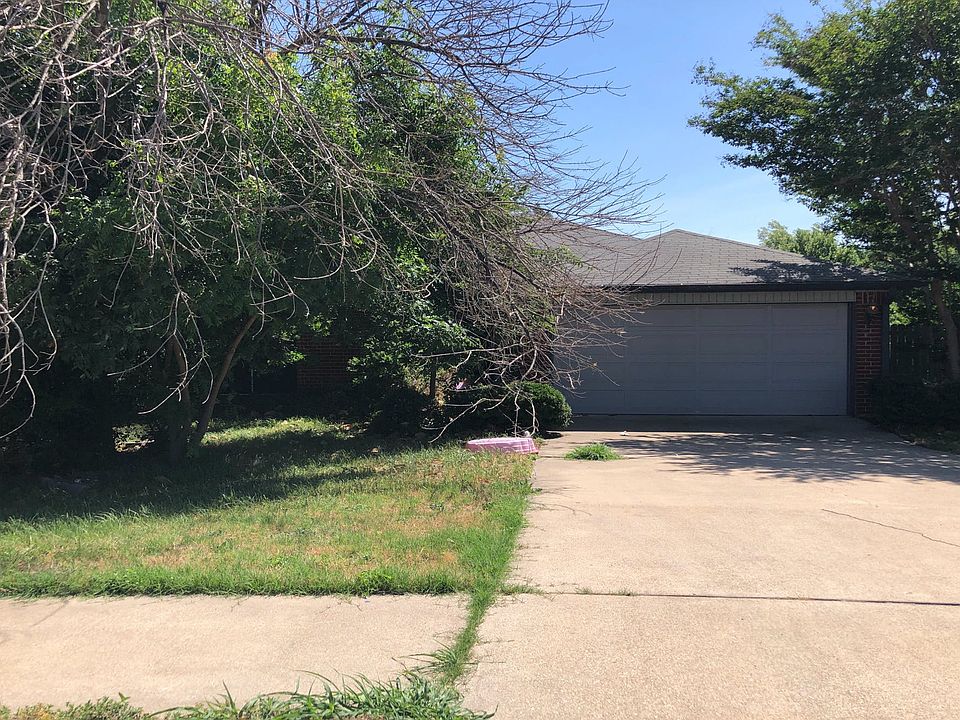 1st image of 402 Mesquite Cir