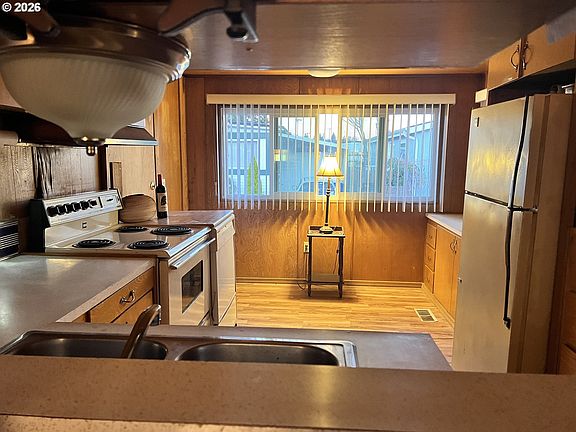 2nd image of 19605 River Rd Unit 104