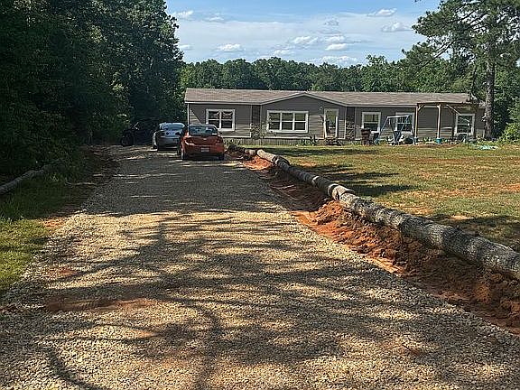 3rd image of 50026 Hadley Dr