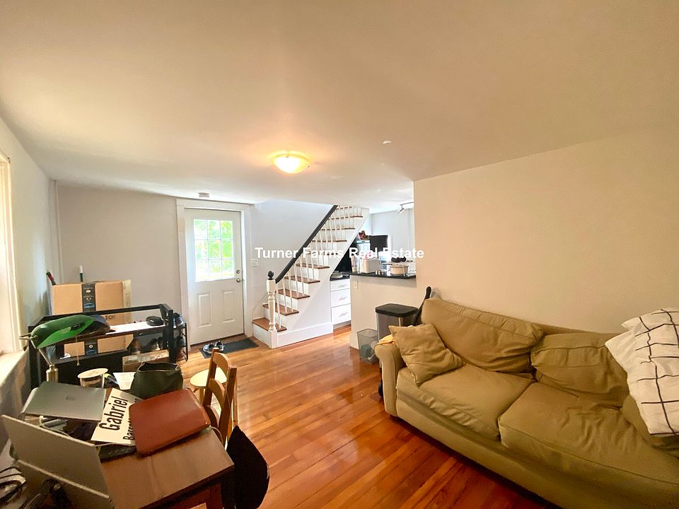 1st image of 10 Smith Ave #2R-A