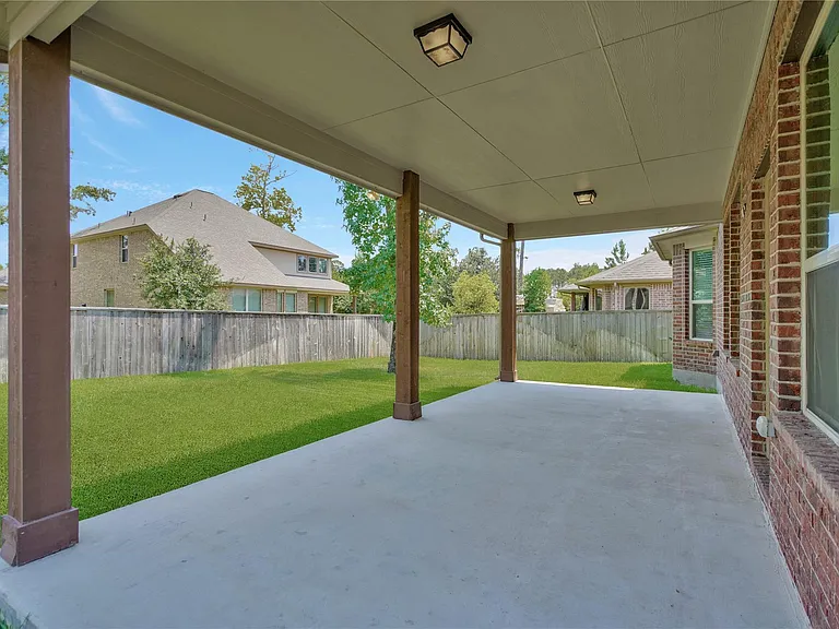 18 Garden Path Pl — Photo 35