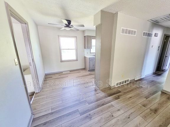 5th image of 107 N Peck Dr