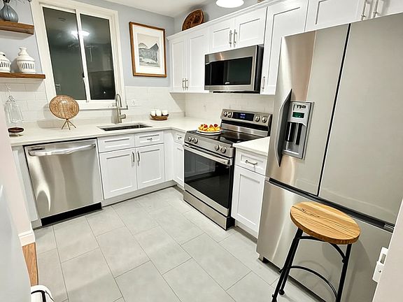 2nd image of 498 Fountain St #C2