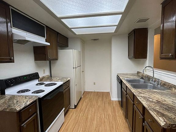 2nd image of 516 Wigwam Ln Unit B