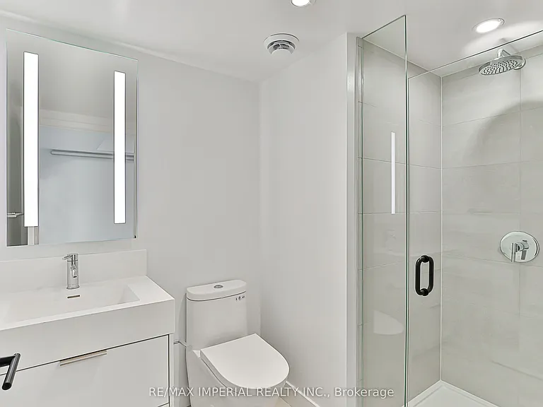 308 Jarvis St #305 — Photo 21