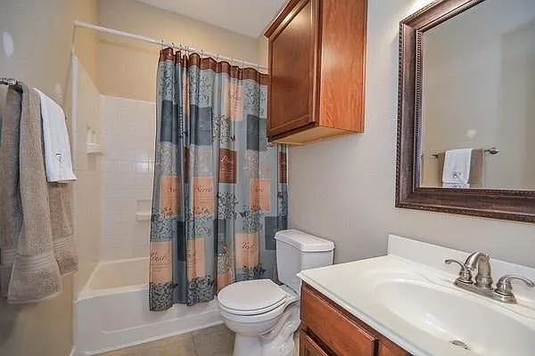 623 W Newport Bnd — Photo 16