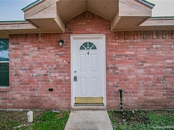 2nd image of 1921 Aruba Dr APT 4