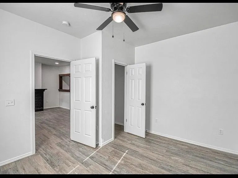 1833 NW 11th St — Photo 10