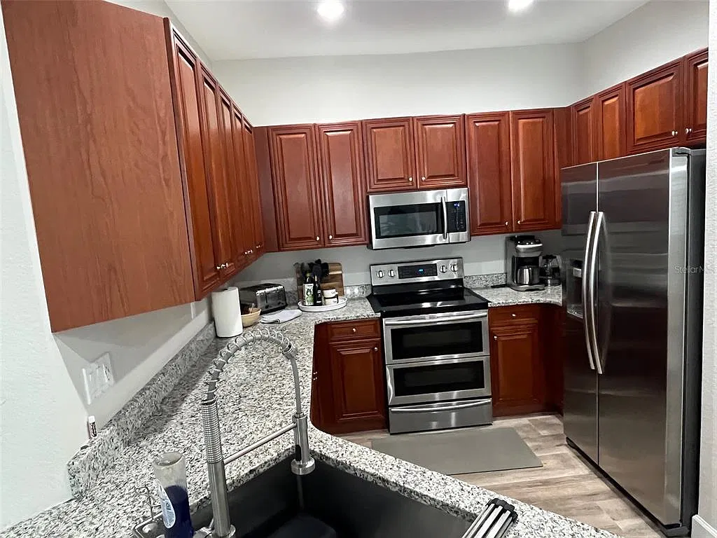 3 bed, 2.0 bath, 1586 sqft, $1,800 — Photo 3
