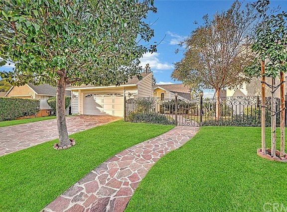 5th image of 6023 E Brighton Ln