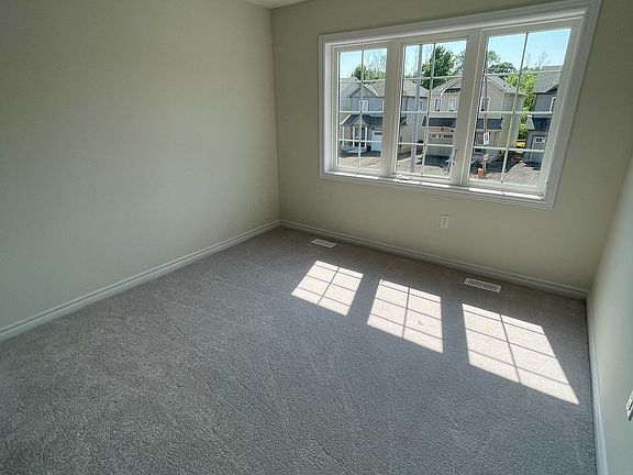 5th image of 26 Tumblewood Pl