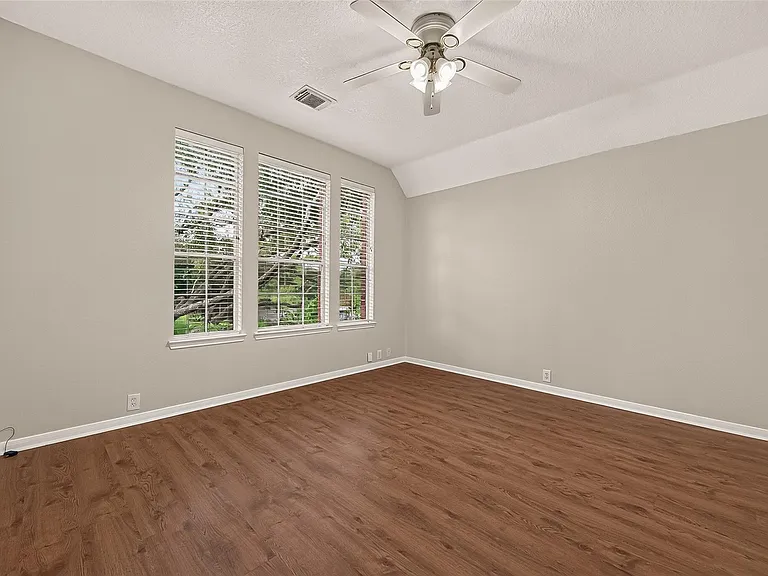11218 Timbertree Ln — Photo 25