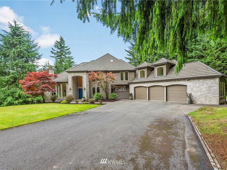 1st image of 403 Twin Lakes Dr