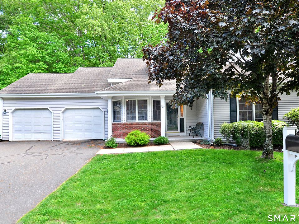 1st image of 127 Kings Way #127