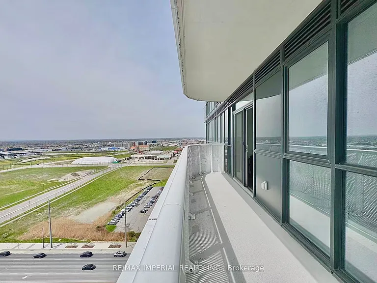 8 Interchange Way #1901 — Photo 11