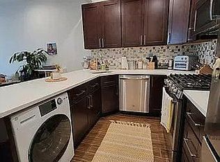 31-16 38th St #3C, Astoria, NY 11103
