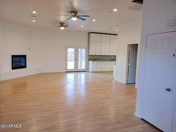 4th image of 8849 Bay Ave