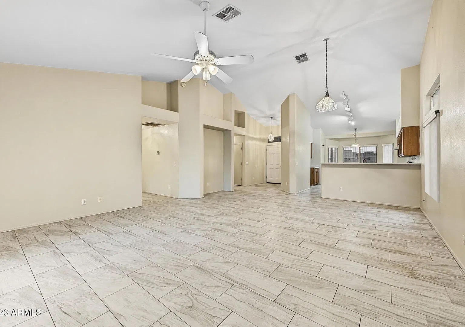 Very clean 3 bed, 2 bath in Peoria — Photo 3