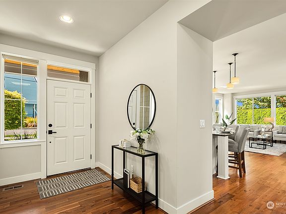 5th image of 302 3rd Avenue S