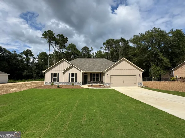 144 Country World Dr, Macon, GA 31211