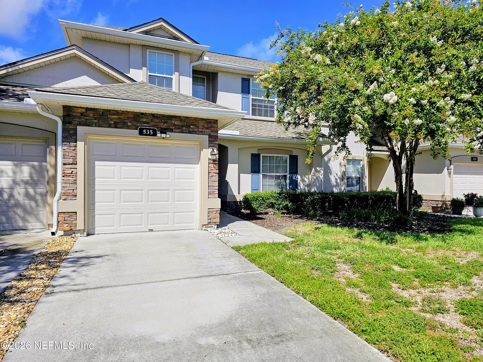 3 bed, 2.5 bath, 1608 sqft, $1,995 — Photo 1