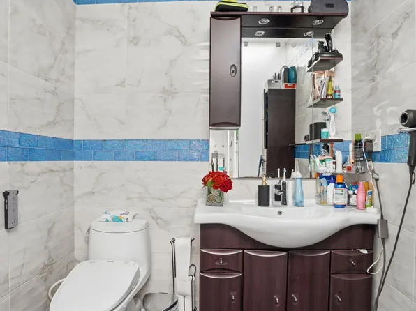 4051 Nostrand Avenue image 36 of 37