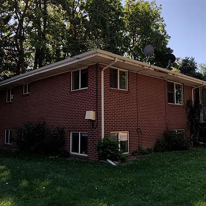 2nd image of 1231 W 8th St #4