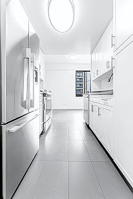 4th image of 245 E 58th St APT 21E
