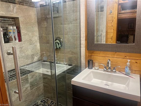 5th image of 2524 Edmonds Rd #17