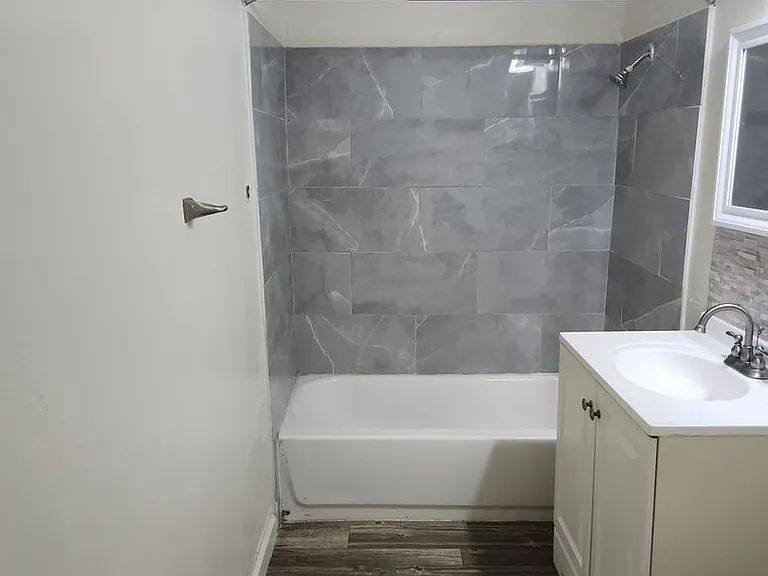 2918 W Missouri Ave — Photo 7