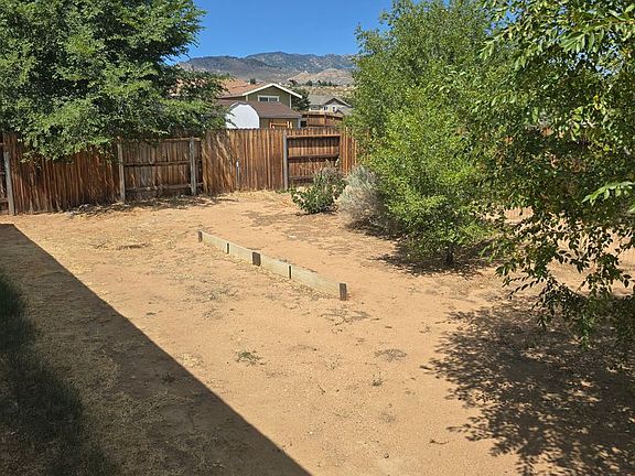 3rd image of 936 Azurite Ln