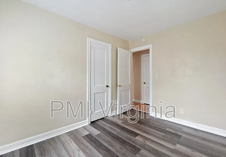 141 Howe St — Photo 15
