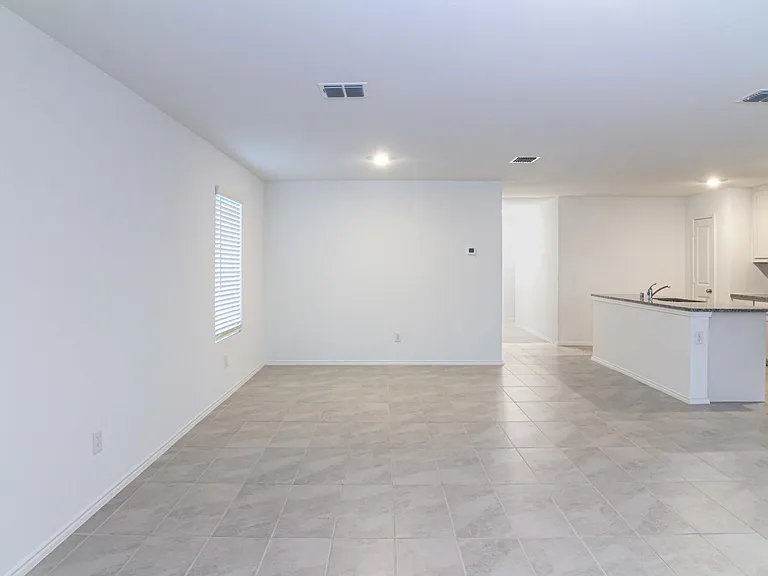 404 Dewberry St — Photo 9