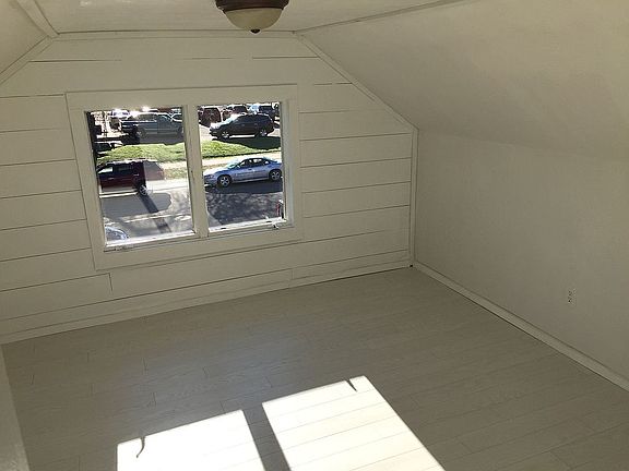 3rd image of 705 3rd Ave NE