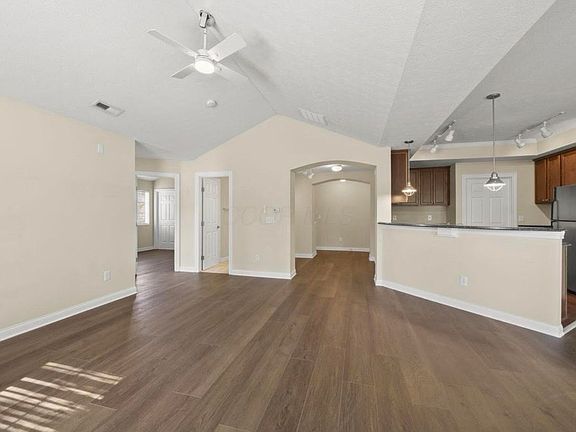 5th image of 4202 Colister Dr