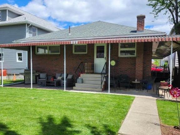 3rd image of 231 Poplar St