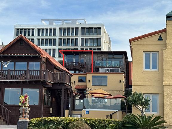 4th image of 1014 Coast Blvd S