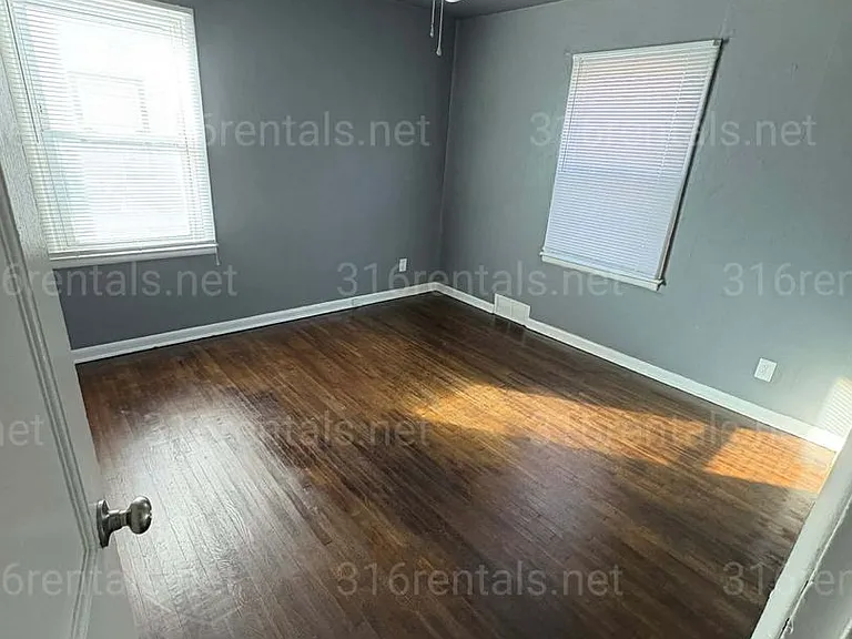 1822 N Kansas Ave — Photo 7