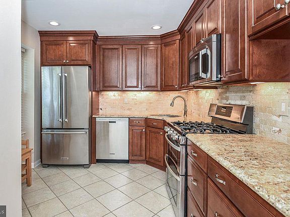 2nd image of 23 Ardisia Ct