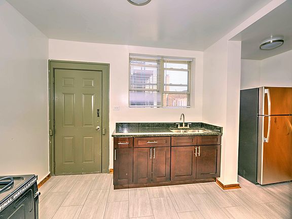 3rd image of 6000-04 S Albany Ave #3105-11