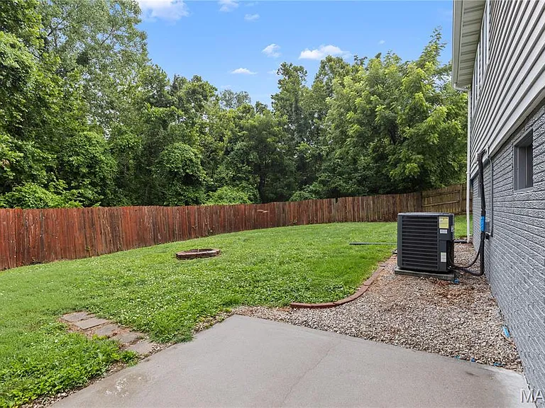 132 Keene Ct — Photo 2
