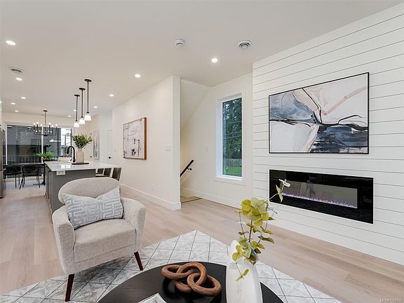 4th image of 960 Jenkins Ave #107