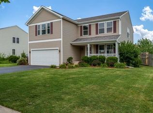 532 Prairie Point Dr, Poplar Grove, IL 61065